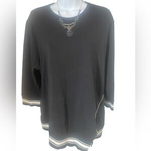 XIX Diciannove Chic Black and White Top with Striped Cuffs Sz 2X